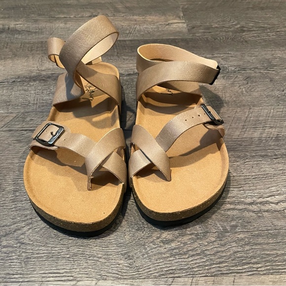 NWOT Wrap Around Ankle Sandal Flip Flops - Picture 2 of 5